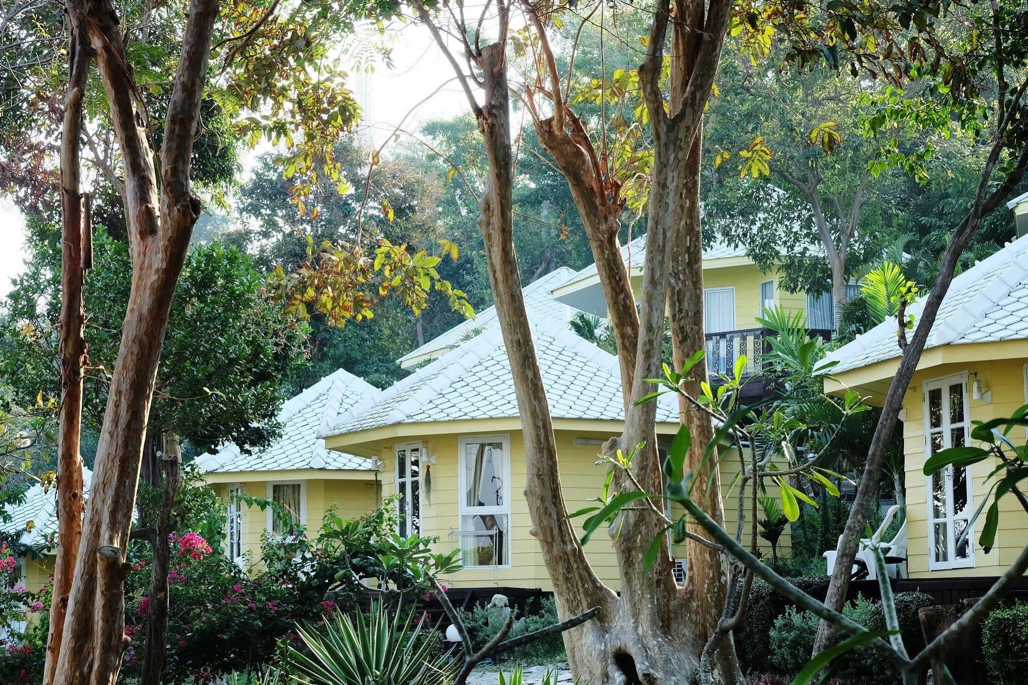 Nimmanoradee Resort Koh Samet Exteriör bild